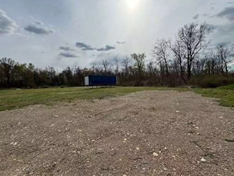 Immagine 1 di Terreno agricolo in vendita  in Via dell'Industria a Magnago