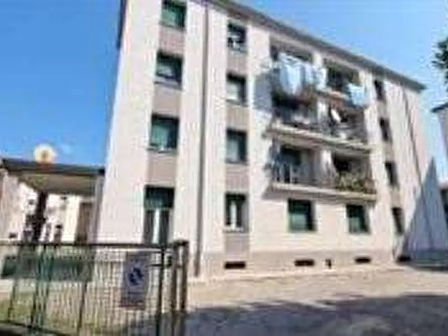 Immagine 3 di Appartamento in vendita  in Via Padre Reginaldo Giuliani a Legnano