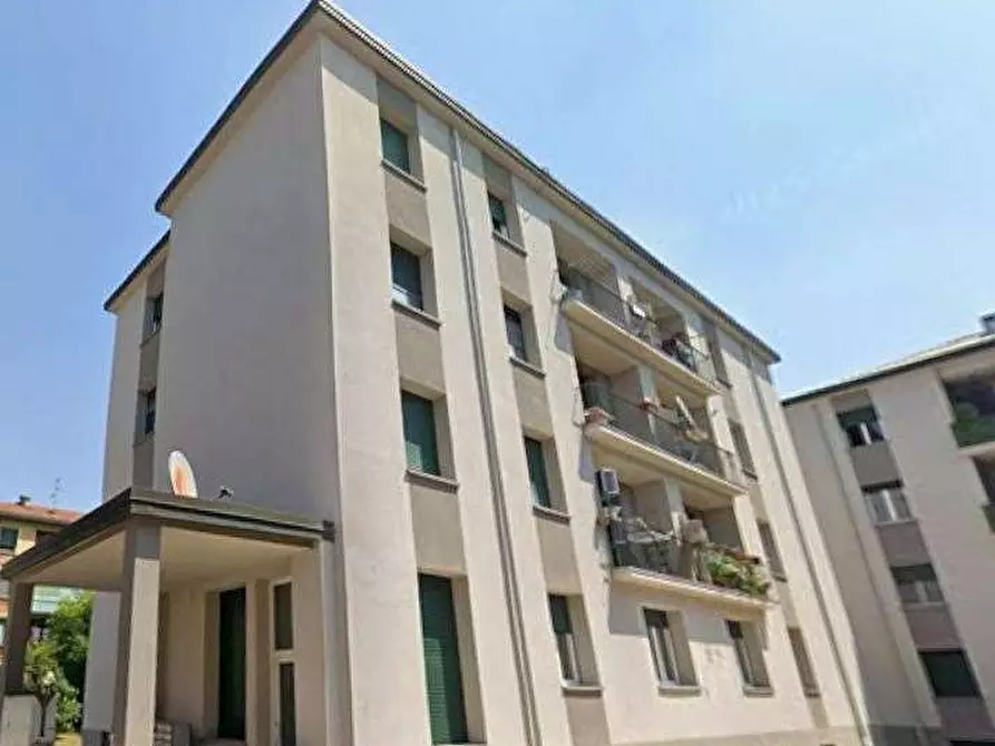 Immagine 10 di Appartamento in vendita  in Via Padre Reginaldo Giuliani a Legnano
