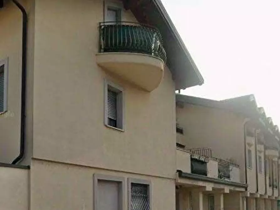 Immagine 11 di Appartamento in vendita  in via San Michel a Parabiago
