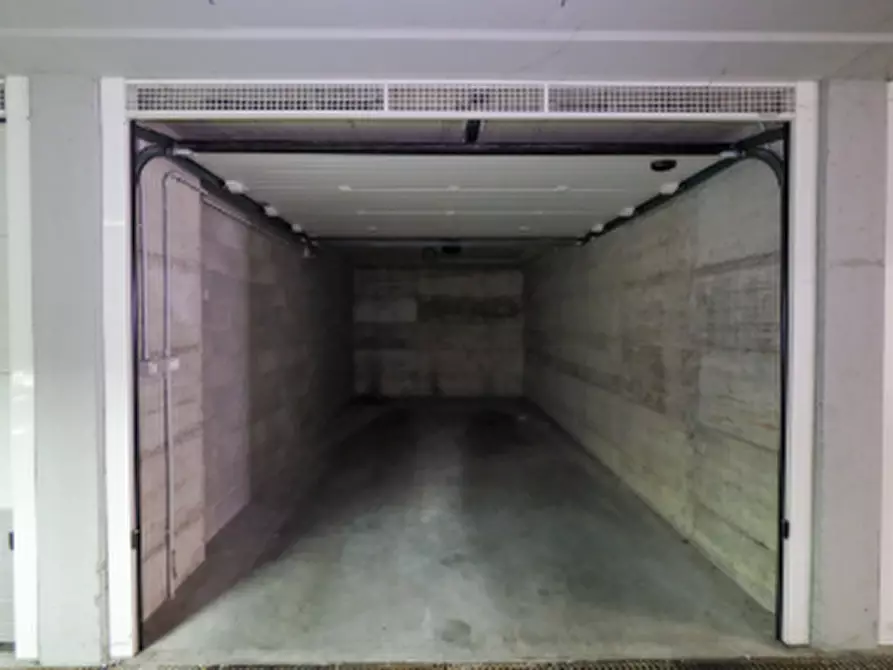 Immagine 1 di Garage in vendita  in Via Gaffurio a Lodi