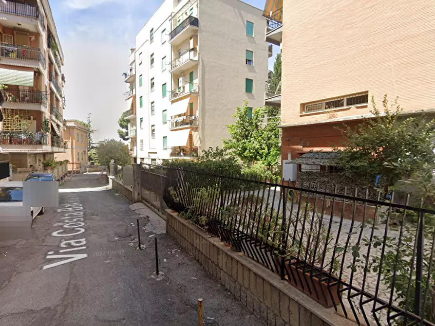 Immagine 7 di Magazzino in vendita  a Marino