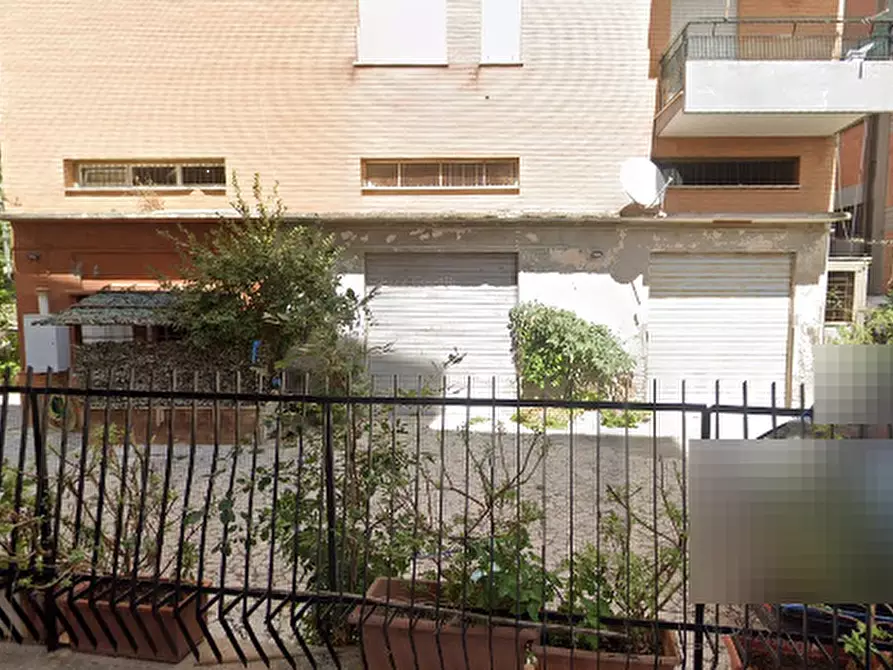 Immagine 4 di Magazzino in vendita  a Marino