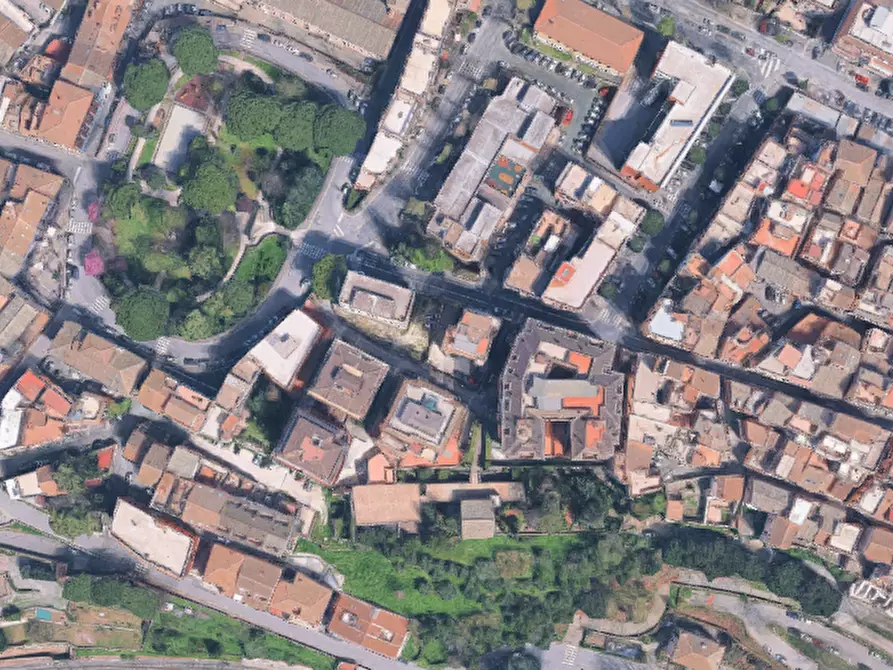 Immagine 11 di Magazzino in vendita  a Marino