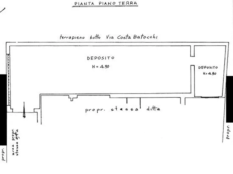 Immagine 12 di Magazzino in vendita  a Marino