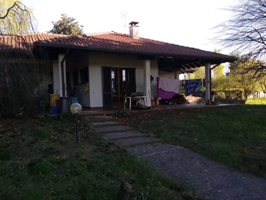 Immagine 2 di Villa in vendita  in Via Campania  a Seregno