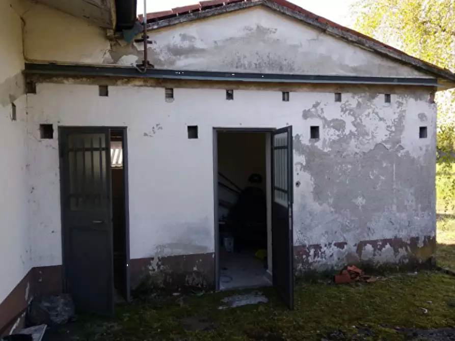 Immagine 1 di Villa in vendita  in Via Campania  a Seregno