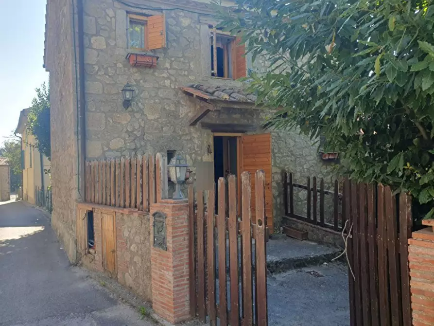 Immagine 2 di Appartamento in vendita  in Via Abbadia a Santa Fiora