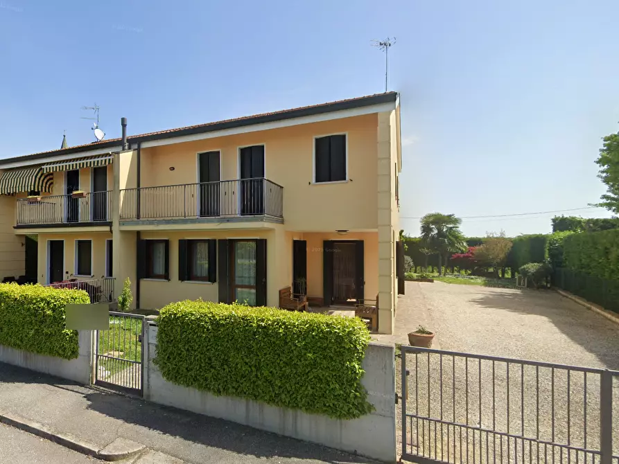 Immagine 1 di Porzione di casa in vendita  in Via Monsignor Carlo Liviero a Agna