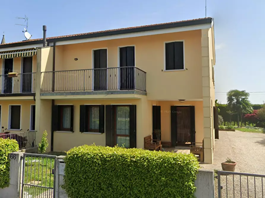 Immagine 9 di Porzione di casa in vendita  in Via Monsignor Carlo Liviero a Agna