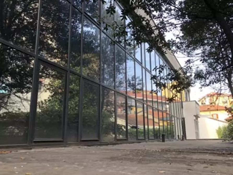 Immagine 2 di Laboratorio in vendita  in Via Giambattista Bodoni a Milano
