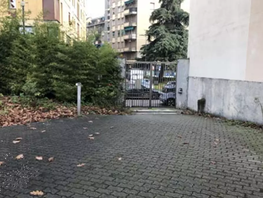 Immagine 4 di Laboratorio in vendita  in Via Giambattista Bodoni a Milano