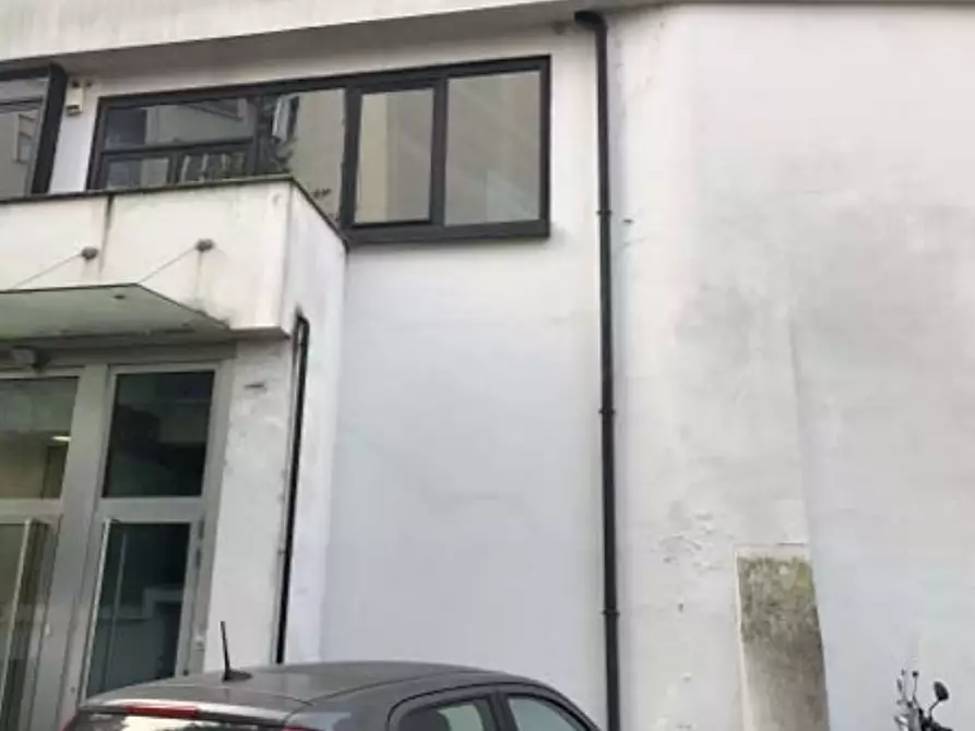 Immagine 9 di Laboratorio in vendita  in Via Giambattista Bodoni a Milano