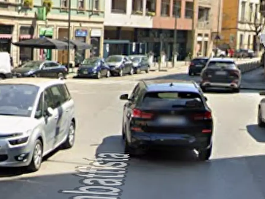 Immagine 17 di Laboratorio in vendita  in Via Giambattista Bodoni a Milano