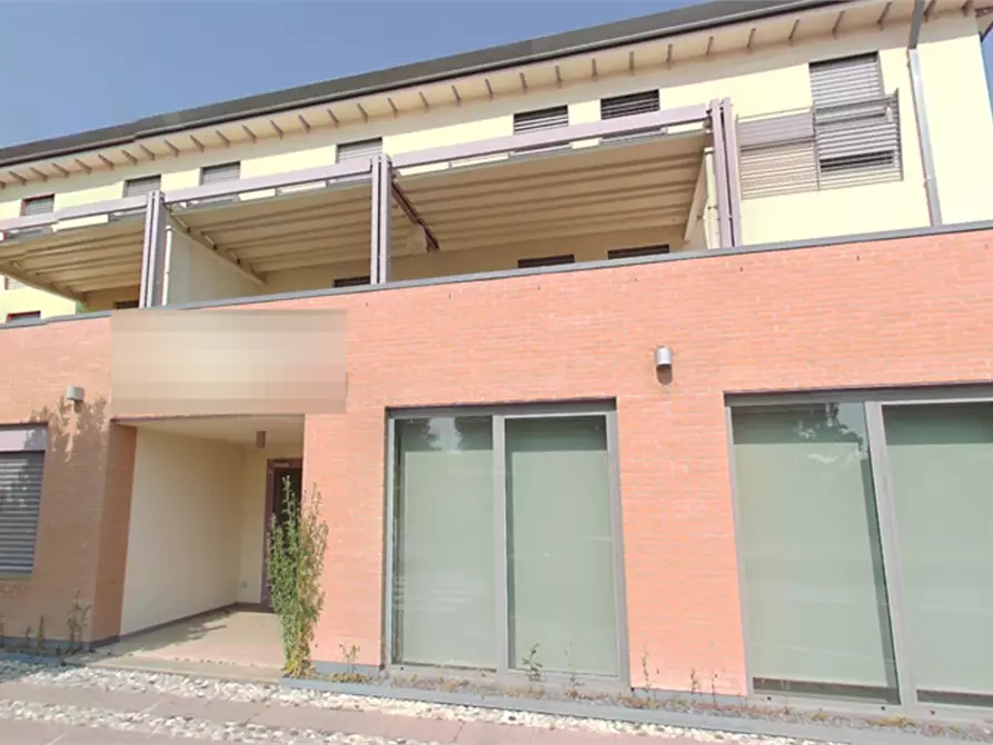 Immagine 1 di Negozio in vendita  in Piazza Abate Michele Colombo a Salgareda