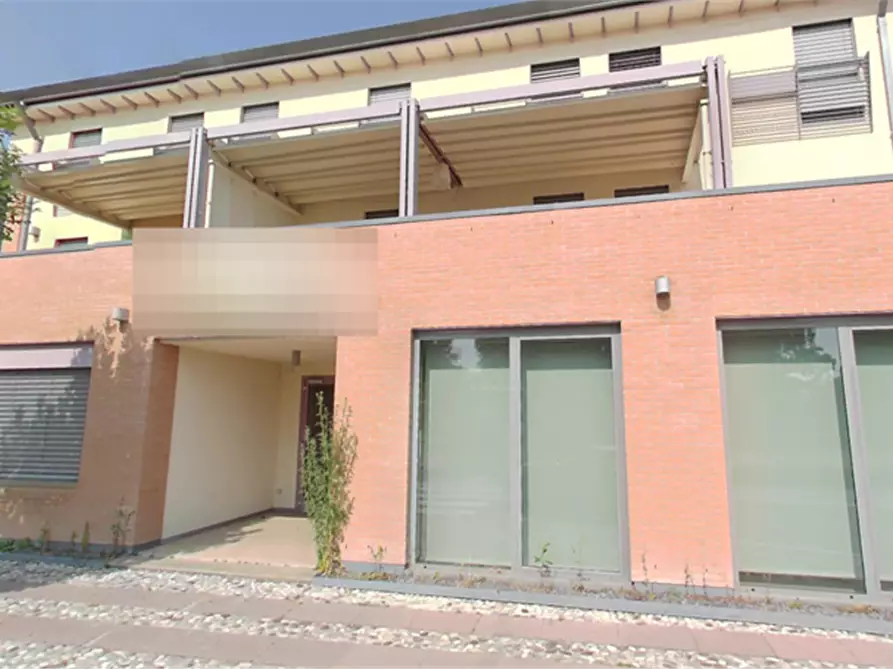 Immagine 5 di Negozio in vendita  in Piazza Abate Michele Colombo a Salgareda