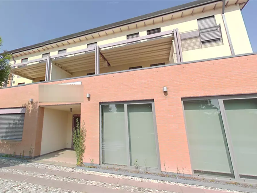 Immagine 6 di Negozio in vendita  in Piazza Abate Michele Colombo a Salgareda