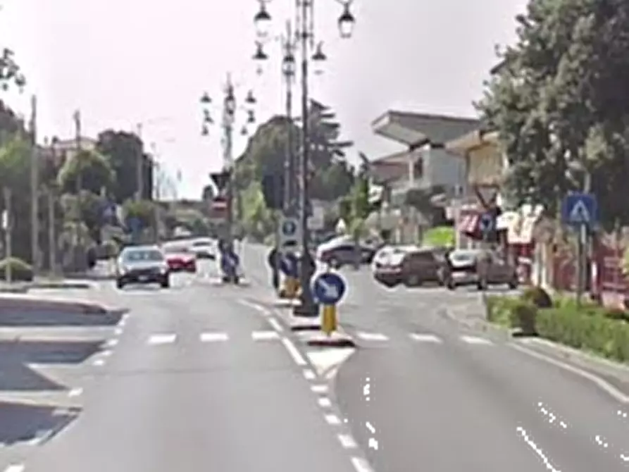 Immagine 10 di Negozio in vendita  in Piazza Abate Michele Colombo a Salgareda