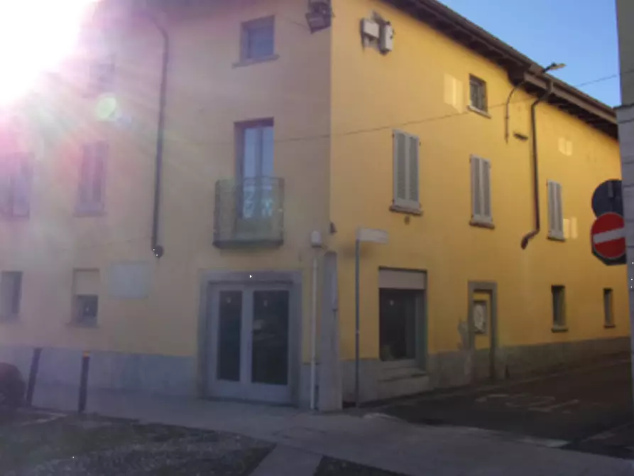 Immagine 11 di Appartamento in vendita  in Via Roma a Samarate