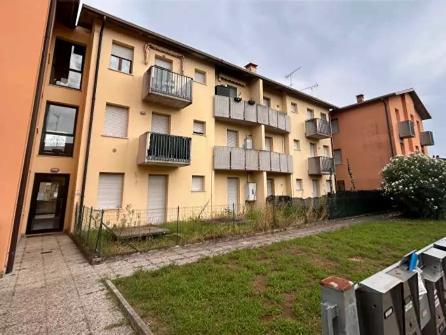 Immagine 2 di Appartamento in vendita  in Via Renato Zoppi  a Monteforte D'alpone