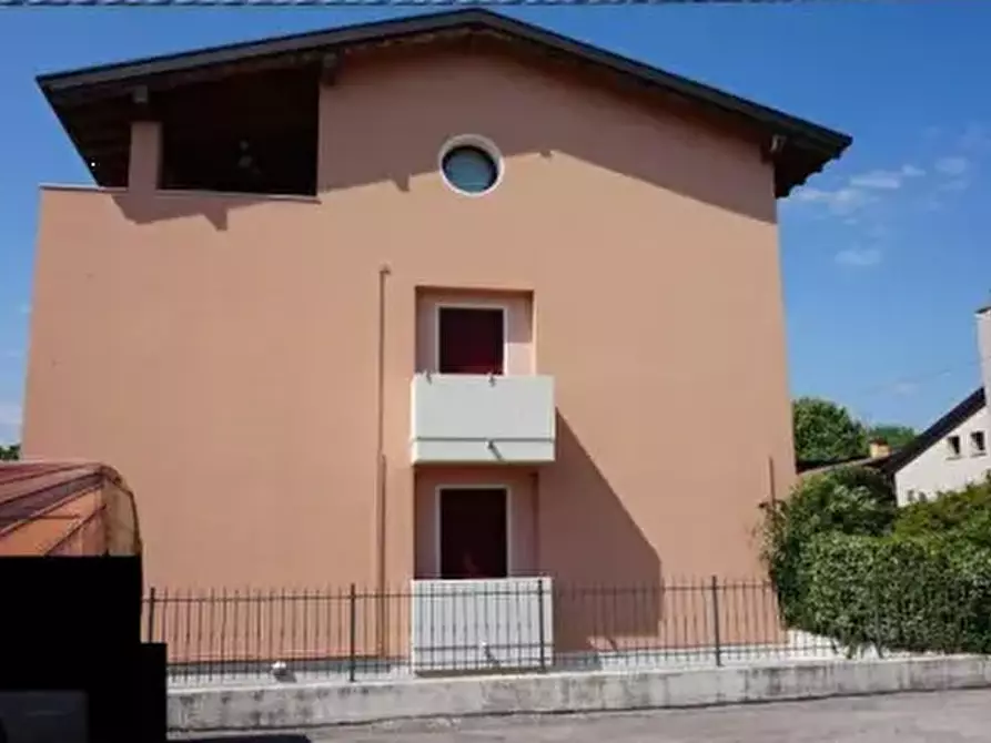 Immagine 8 di Appartamento in vendita  in Via Tenente Zanon  a Rossano Veneto