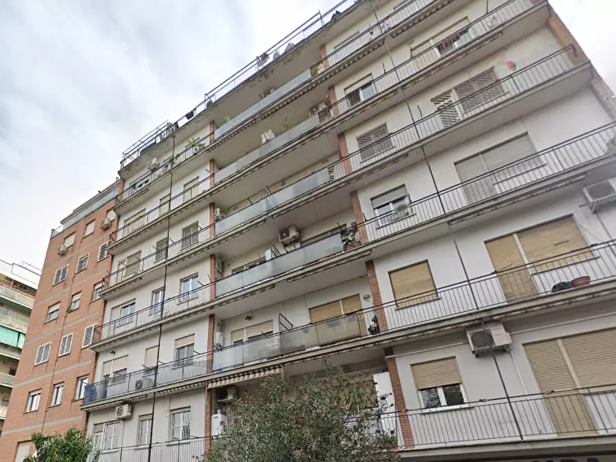 Immagine 2 di Appartamento in vendita  in Via Tiberio Imperatore a Roma