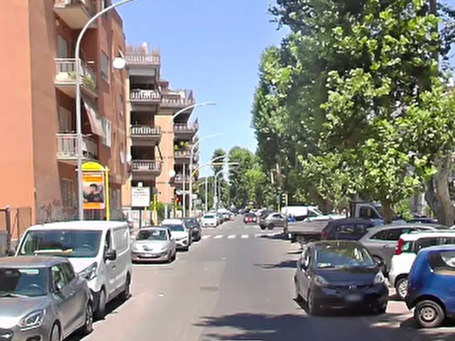 Immagine 5 di Appartamento in vendita  in Via Arturo Graf a Roma