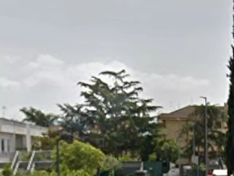 Immagine 8 di Stabile in vendita  in Via Dionisio a Roma