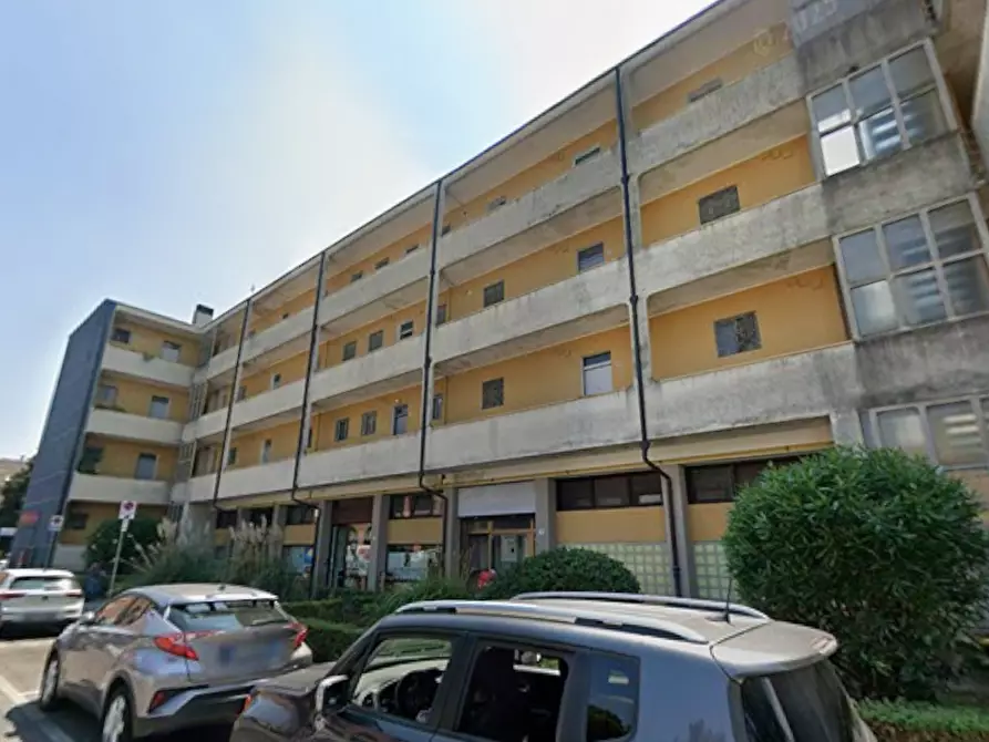 Immagine 3 di Appartamento in vendita  in Piazza Raoul Achilli a Legnano