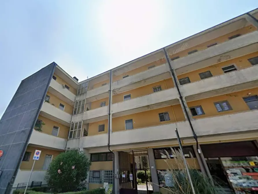 Immagine 7 di Appartamento in vendita  in Piazza Raoul Achilli a Legnano