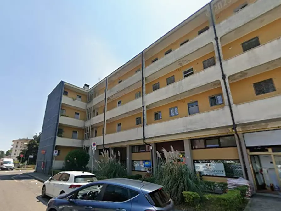 Immagine 8 di Appartamento in vendita  in Piazza Raoul Achilli a Legnano