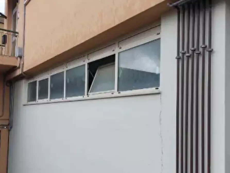 Immagine 4 di Negozio in vendita  in  Via IV Novembre a Colli Al Metauro