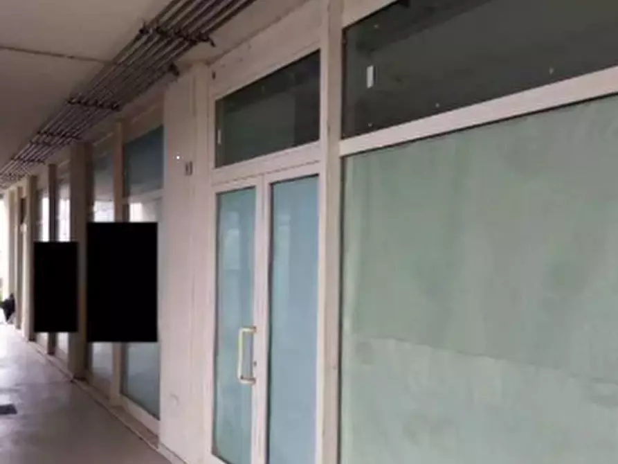 Immagine 5 di Negozio in vendita  in  Via IV Novembre a Colli Al Metauro