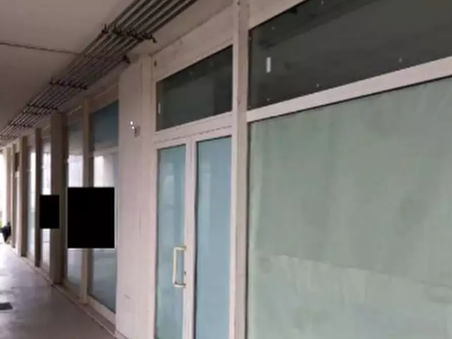 Immagine 2 di Negozio in vendita  in  Via IV Novembre a Colli Al Metauro