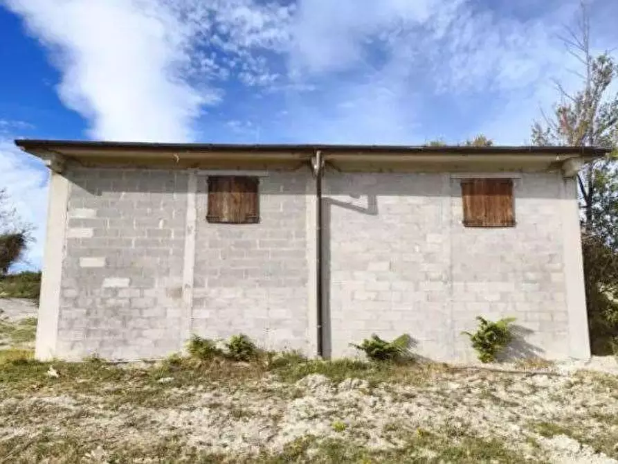 Immagine 2 di Magazzino in vendita  in Località Borghetto Fenigli a Pergola