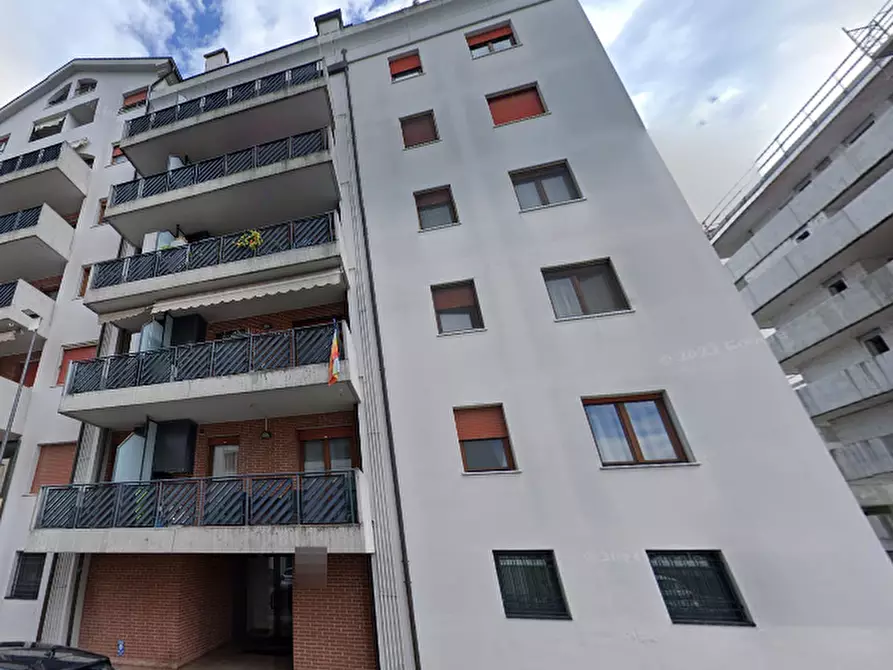 Immagine 1 di Appartamento in vendita  in Via E. Forlanini a Padova