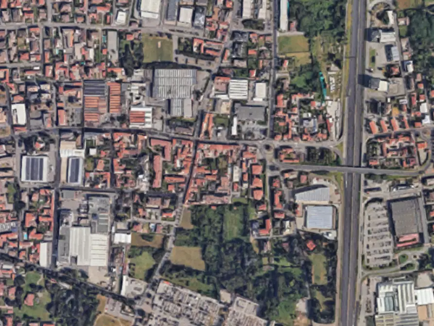 Immagine 5 di Garage in vendita  in Via Pusiano a Seregno