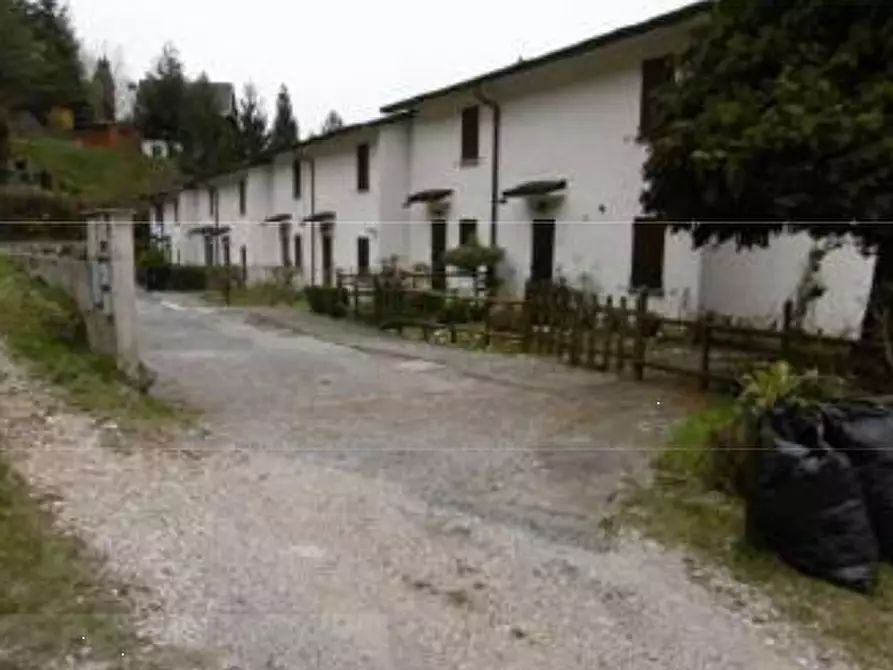 Immagine 3 di Posto auto in vendita  in  Via Nasego a Lodrino