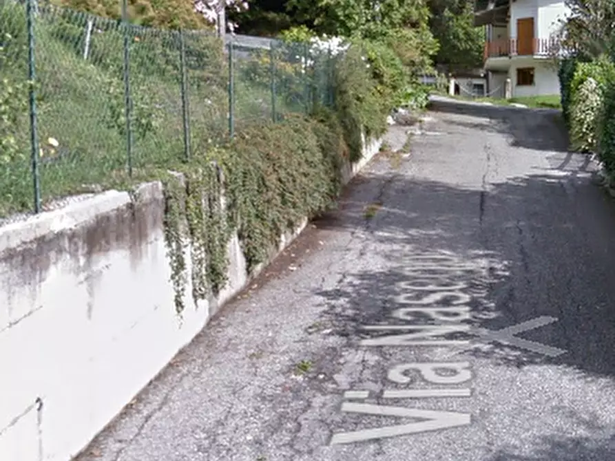 Immagine 6 di Posto auto in vendita  in  Via Nasego a Lodrino