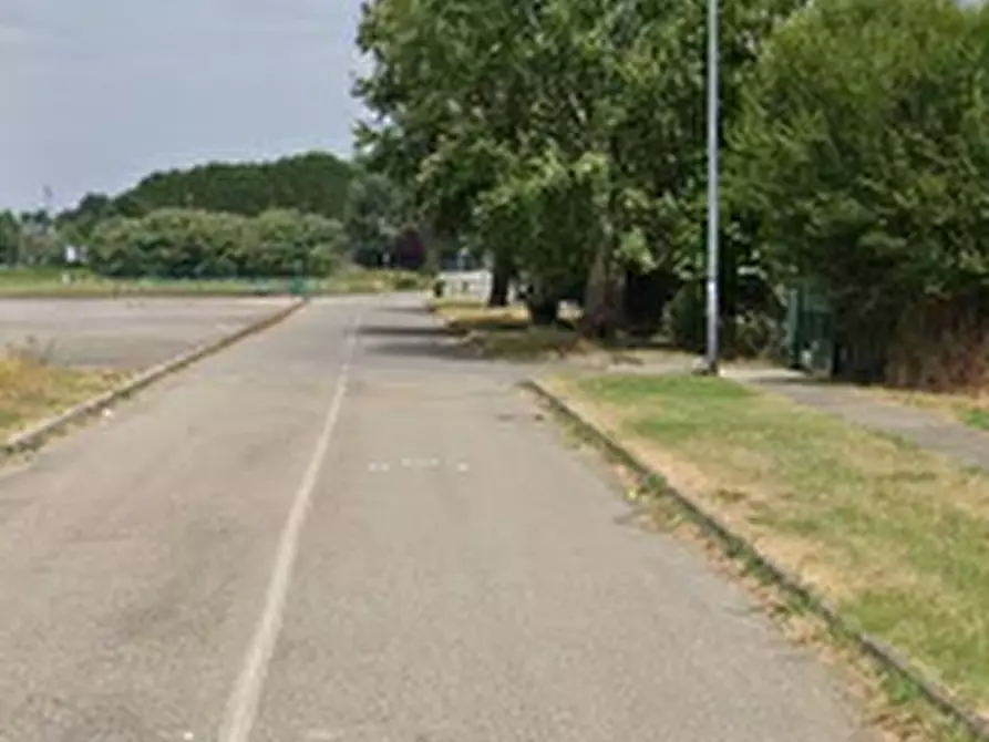 Immagine 9 di Garage in vendita  in Via della Stazione a San Martino Siccomario