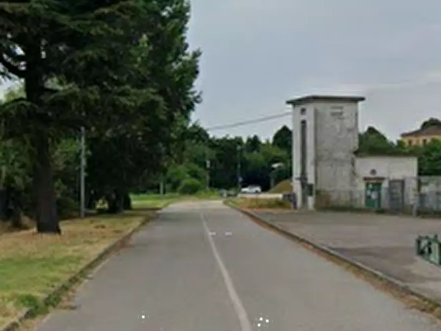 Immagine 10 di Garage in vendita  in Via della Stazione a San Martino Siccomario