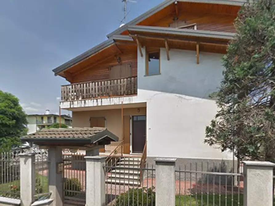 Immagine 2 di Appartamento in vendita  in Via Vincenzo Bellini a Turate