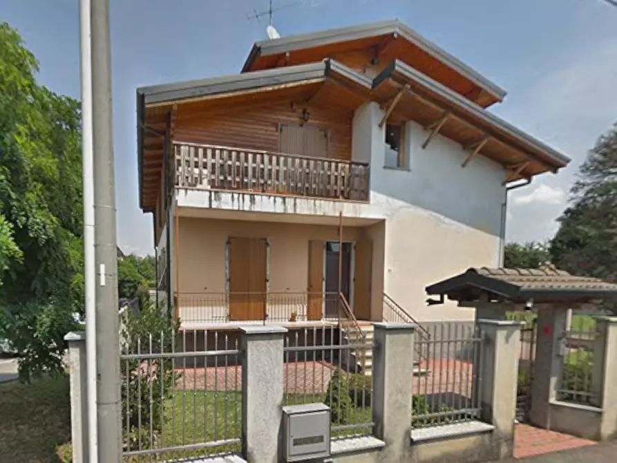 Immagine 3 di Appartamento in vendita  in Via Vincenzo Bellini a Turate