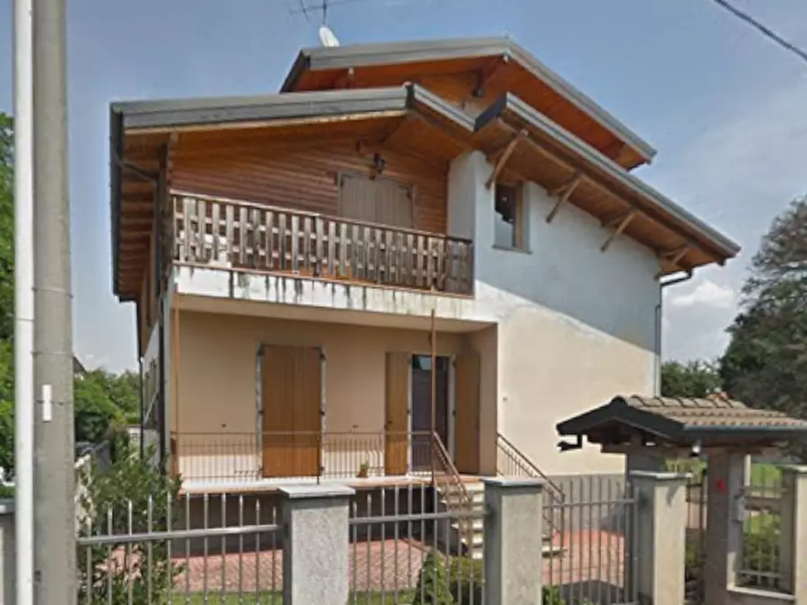 Immagine 6 di Appartamento in vendita  in Via Vincenzo Bellini a Turate