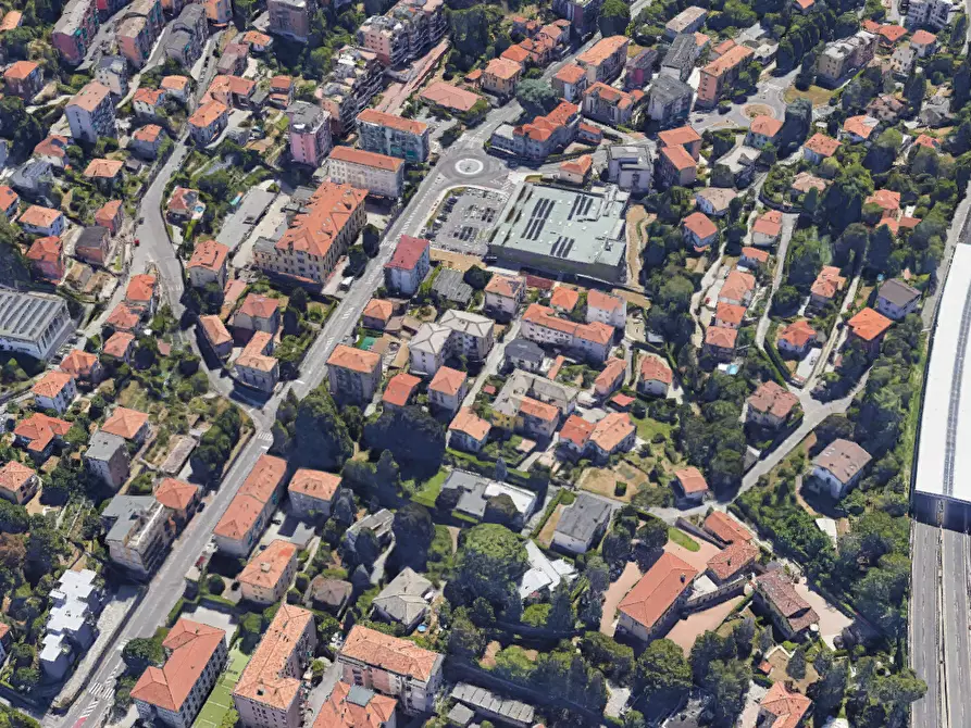 Immagine 9 di Appartamento in vendita  in Via Cardano a Como