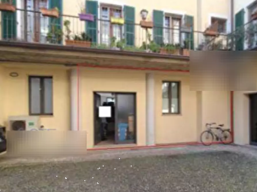 Immagine 5 di Negozio in vendita  in Via Milano a Brescia