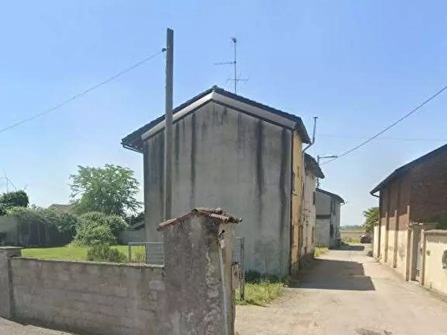 Immagine 10 di Villetta a schiera in vendita  in Via Regione Rinalda a Castelnovetto