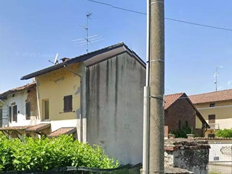 Immagine 13 di Villetta a schiera in vendita  in Via Regione Rinalda a Castelnovetto