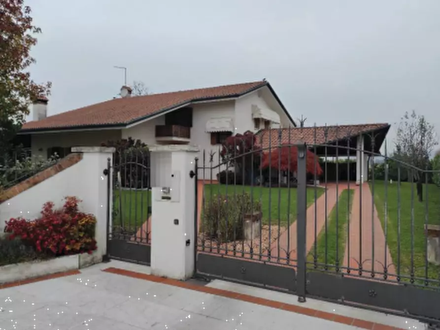 Immagine 2 di Villa in vendita  in Via Giuseppe Verdi a Asolo