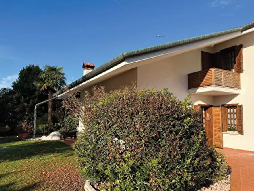 Immagine 7 di Villa in vendita  in Via Giuseppe Verdi a Asolo